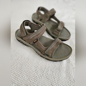 Men's Tevas size 13 (US) Hudson bungee cord (color)